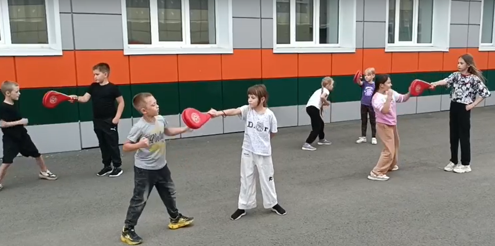 Будущим чемпионам!.